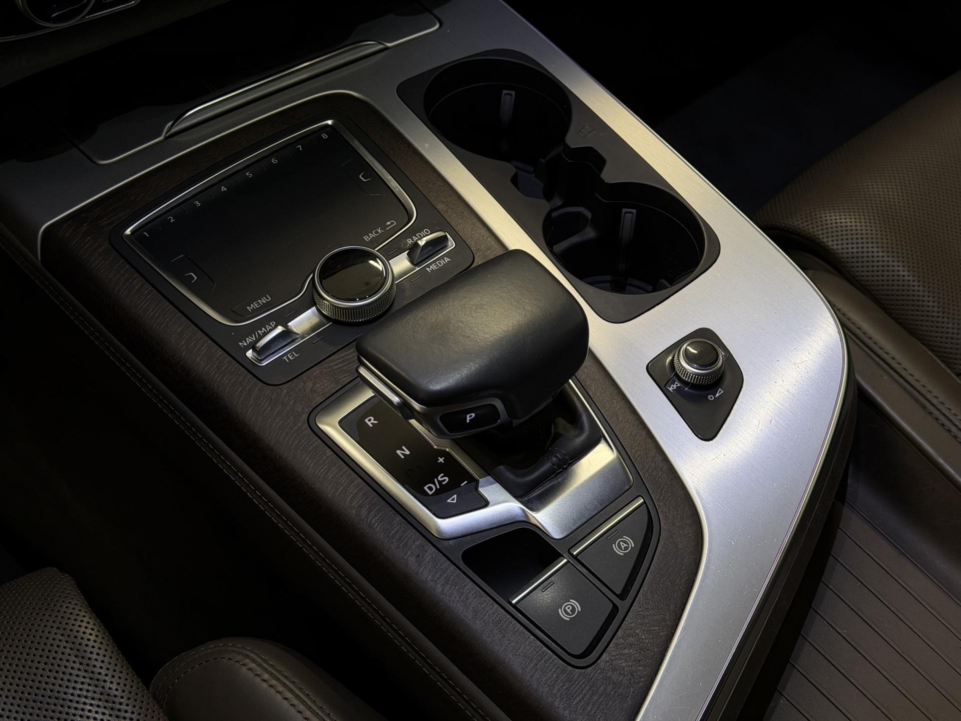 nettiauto-img-5b391bc10b43f5aa7f67afd2