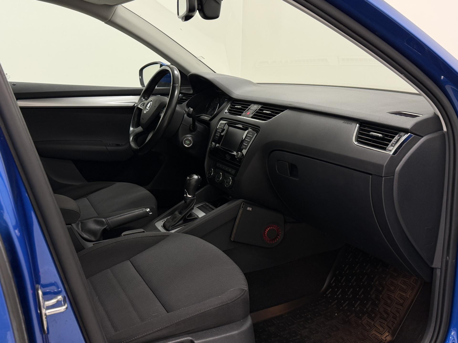 nettiauto-img-a2c1a1a1bb1b622bd6024023