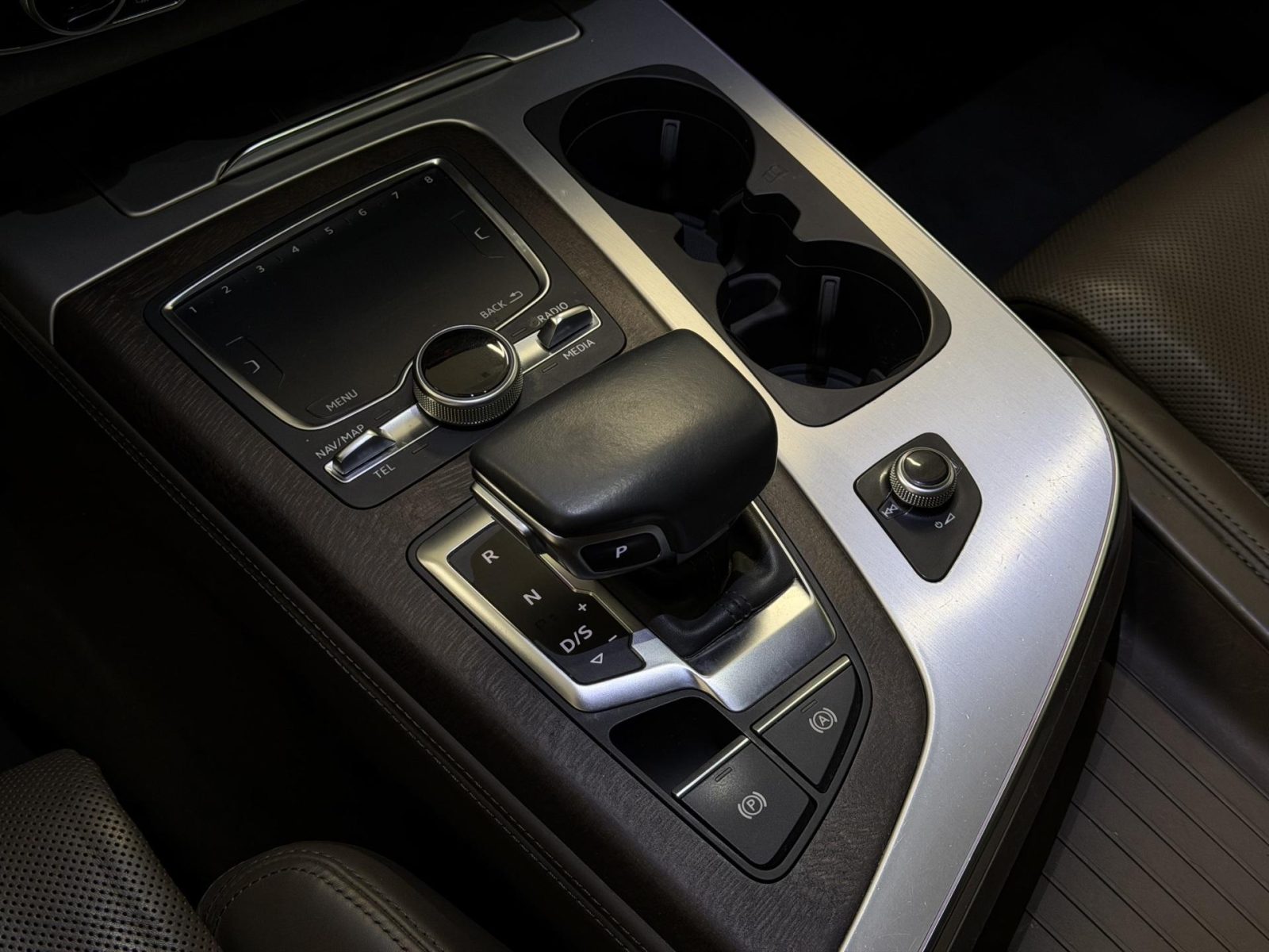 nettiauto-img-5b391bc10b43f5aa7f67afd2