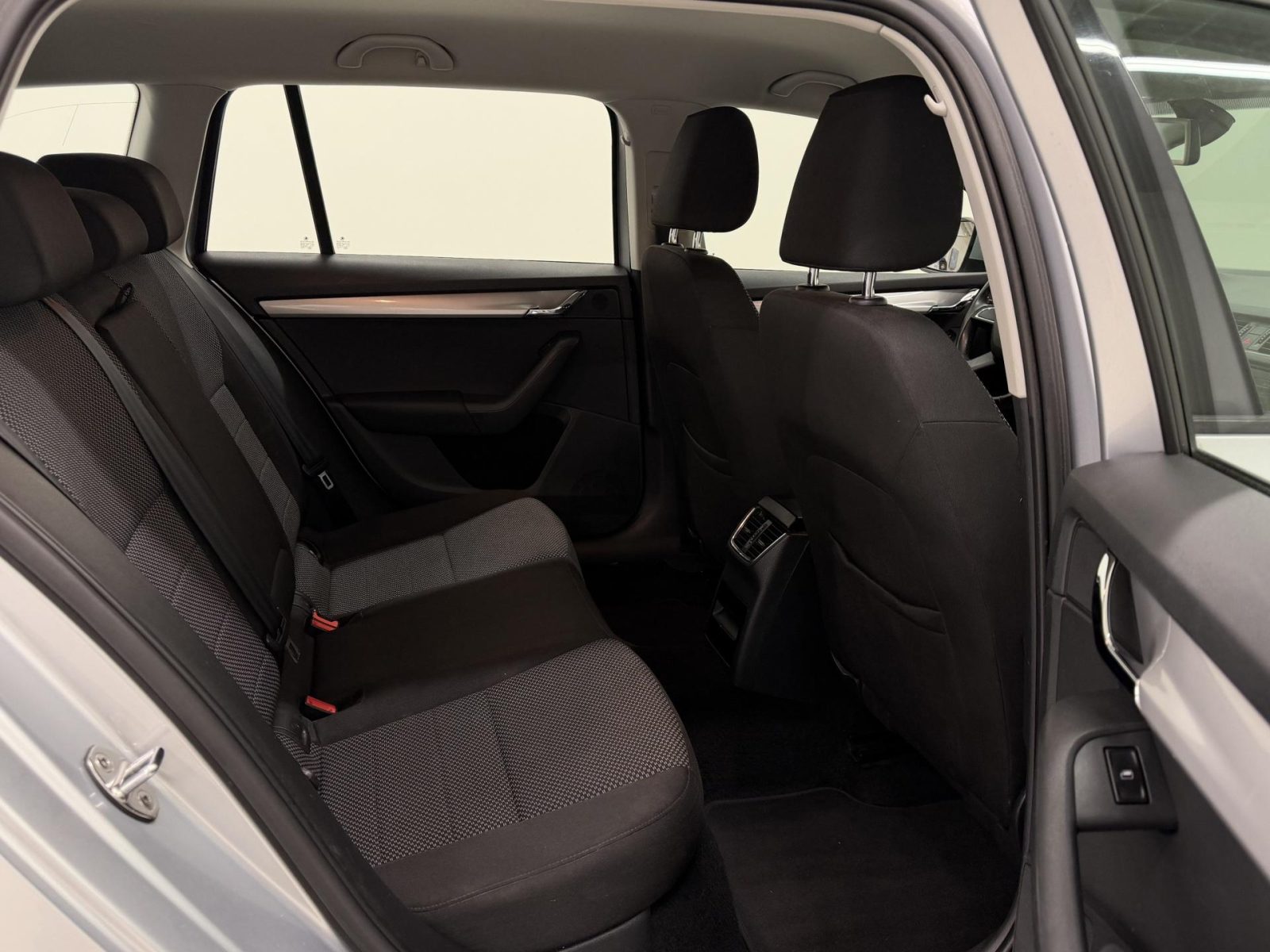 nettiauto-img-6554fbadc040fb1f8b0f4b71
